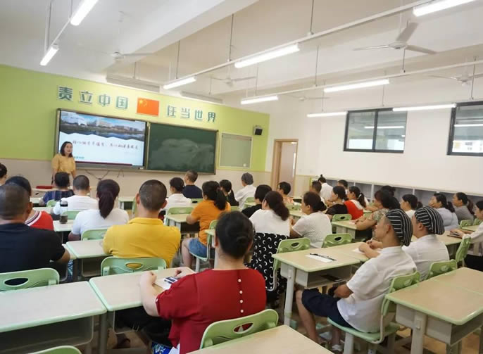 【梓潼東辰】梓潼縣人民(mín)政府副縣長(cháng)蒲遠(yuǎn)富一行視察學(xué)校開學(xué)準備工(gōng)作(zuò)
