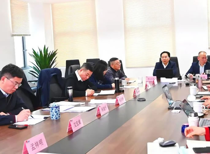 以勇氣和智慧走向未來 | 東辰教育集團2020年度總結表彰暨2021教育方向标發布會