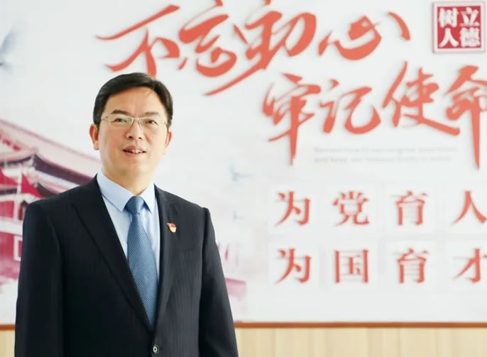 總校長(cháng)寒假寄語丨把自強和溫暖種在孩子的心田